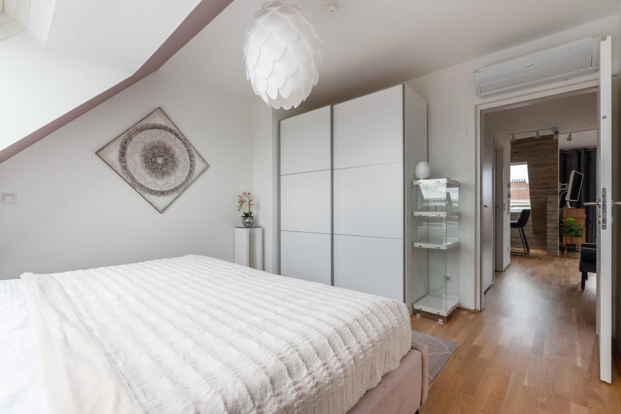 Apartment Luxurious Living With Beautiful Terrace Wien
